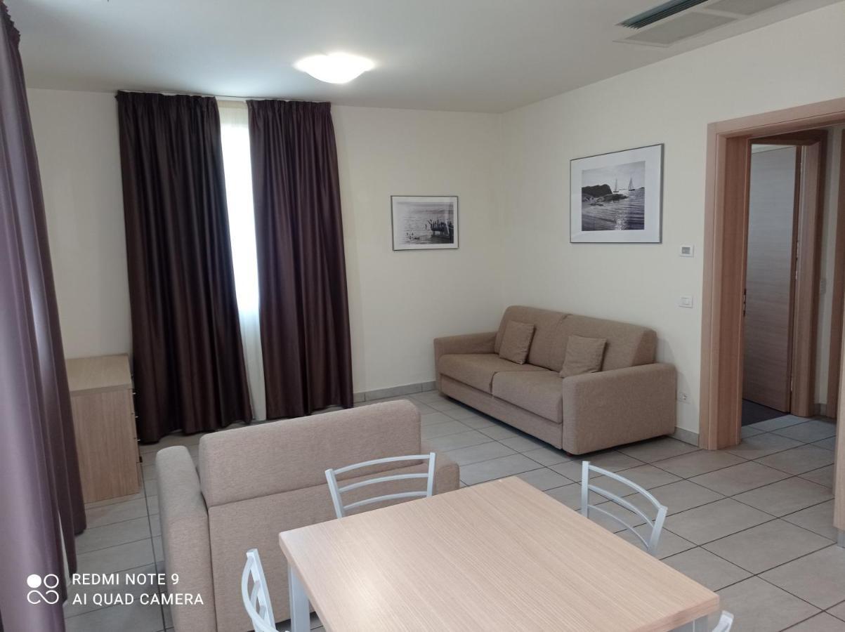 Residence Belmare Rimini Bagian luar foto