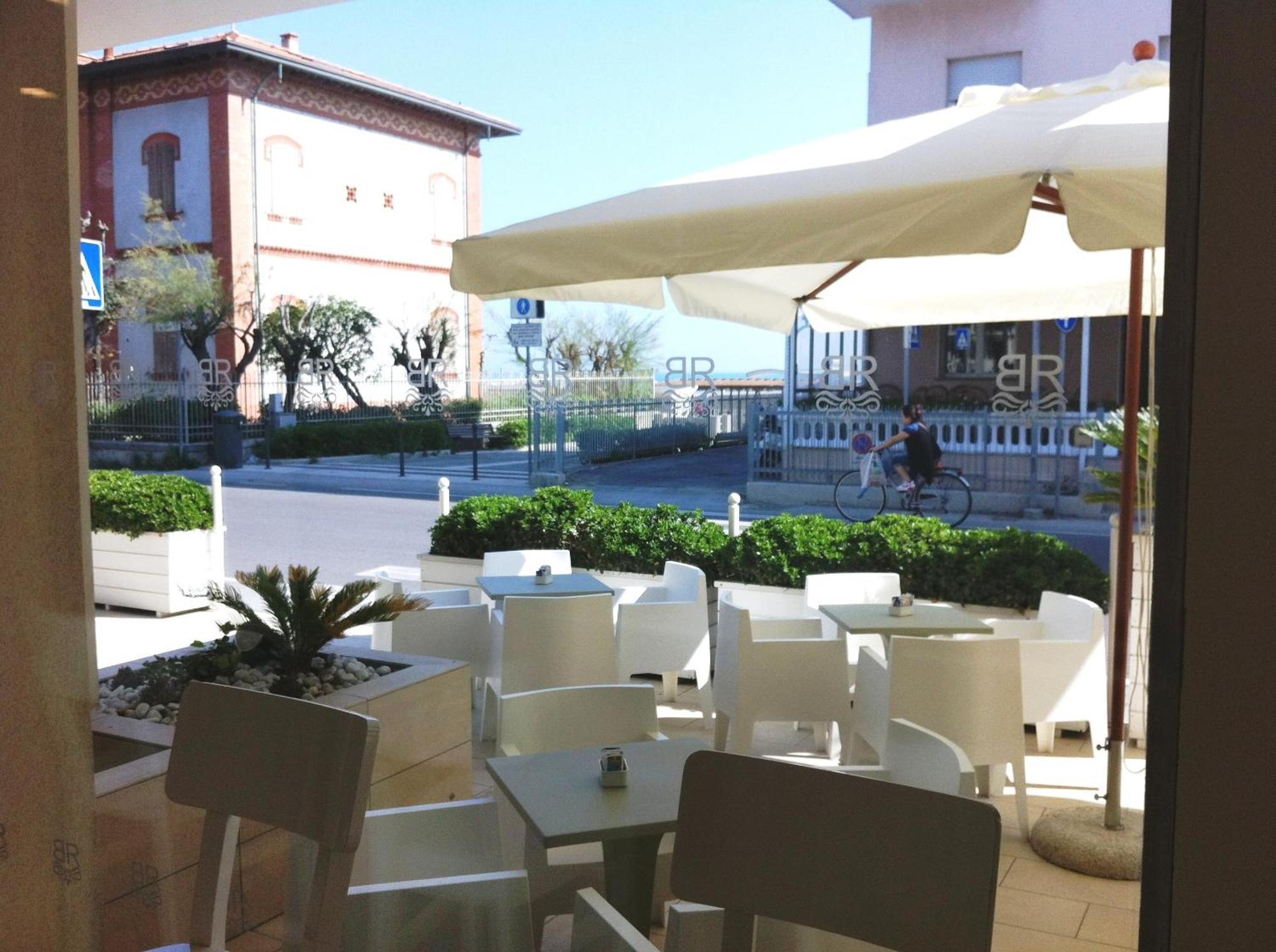 Residence Belmare Rimini Bagian luar foto