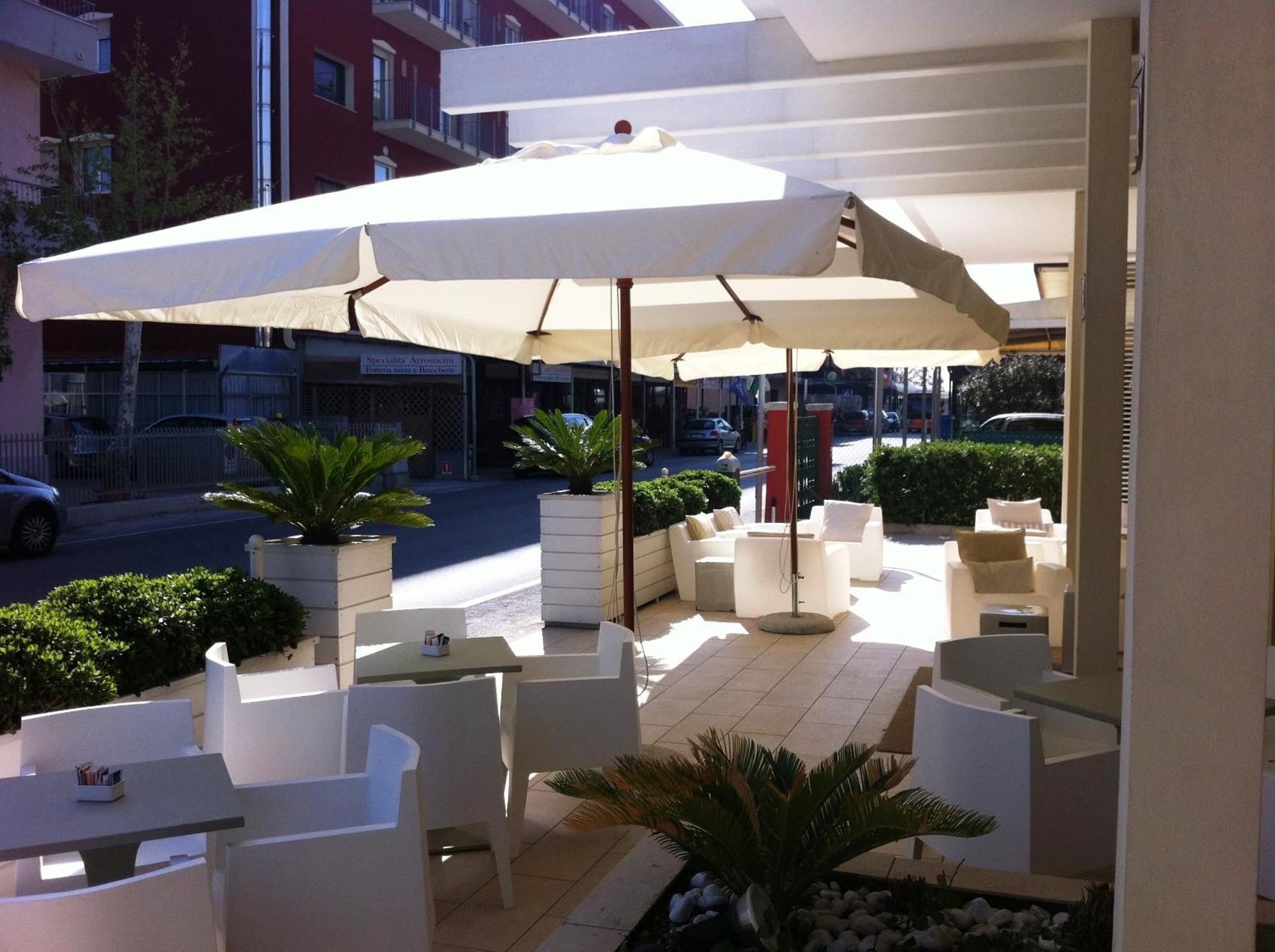 Residence Belmare Rimini Bagian luar foto